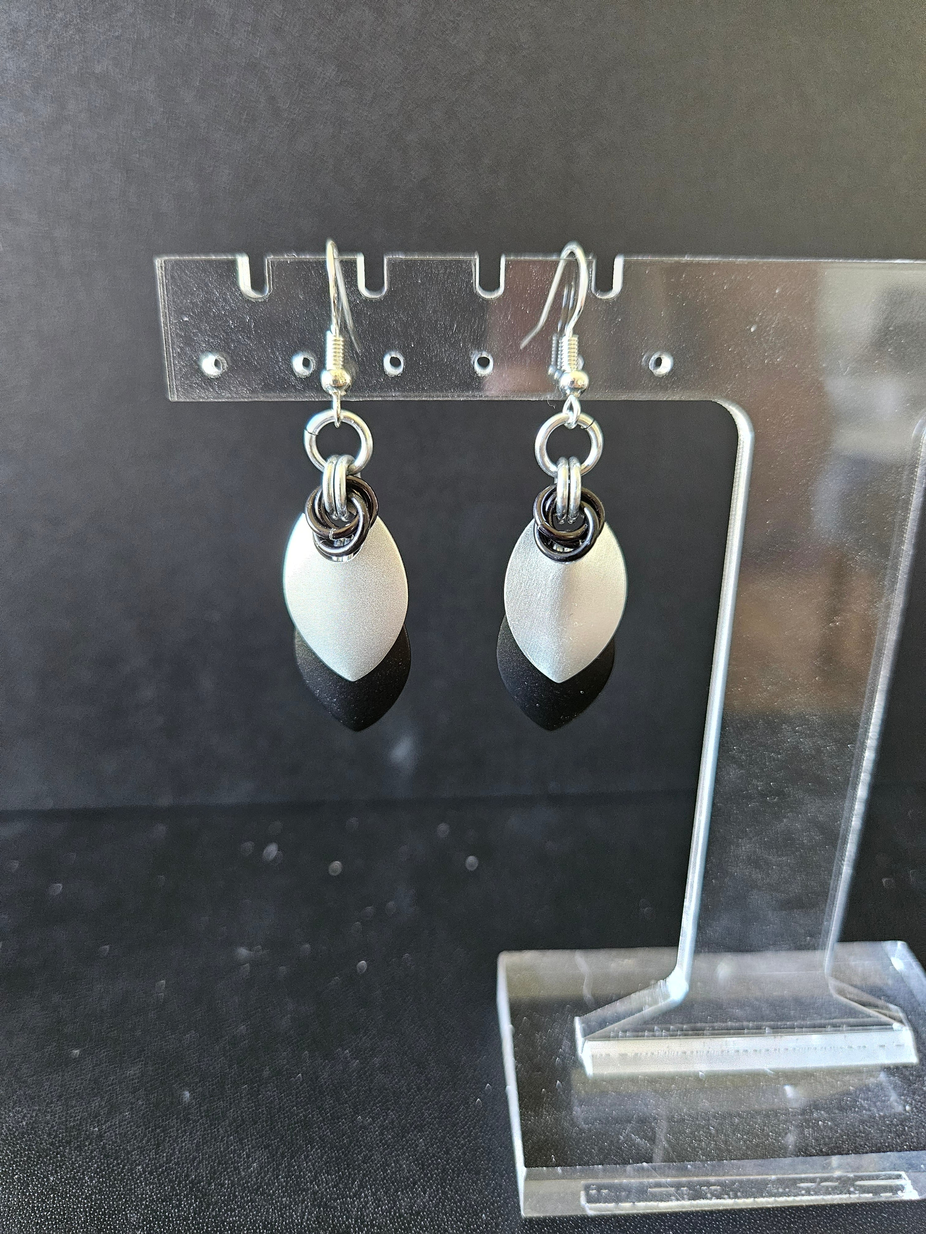 Multicolored Elegant Scale Earrings